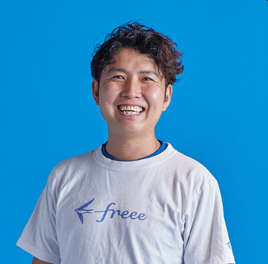 プロフィール写真_フリー株式会社 青山