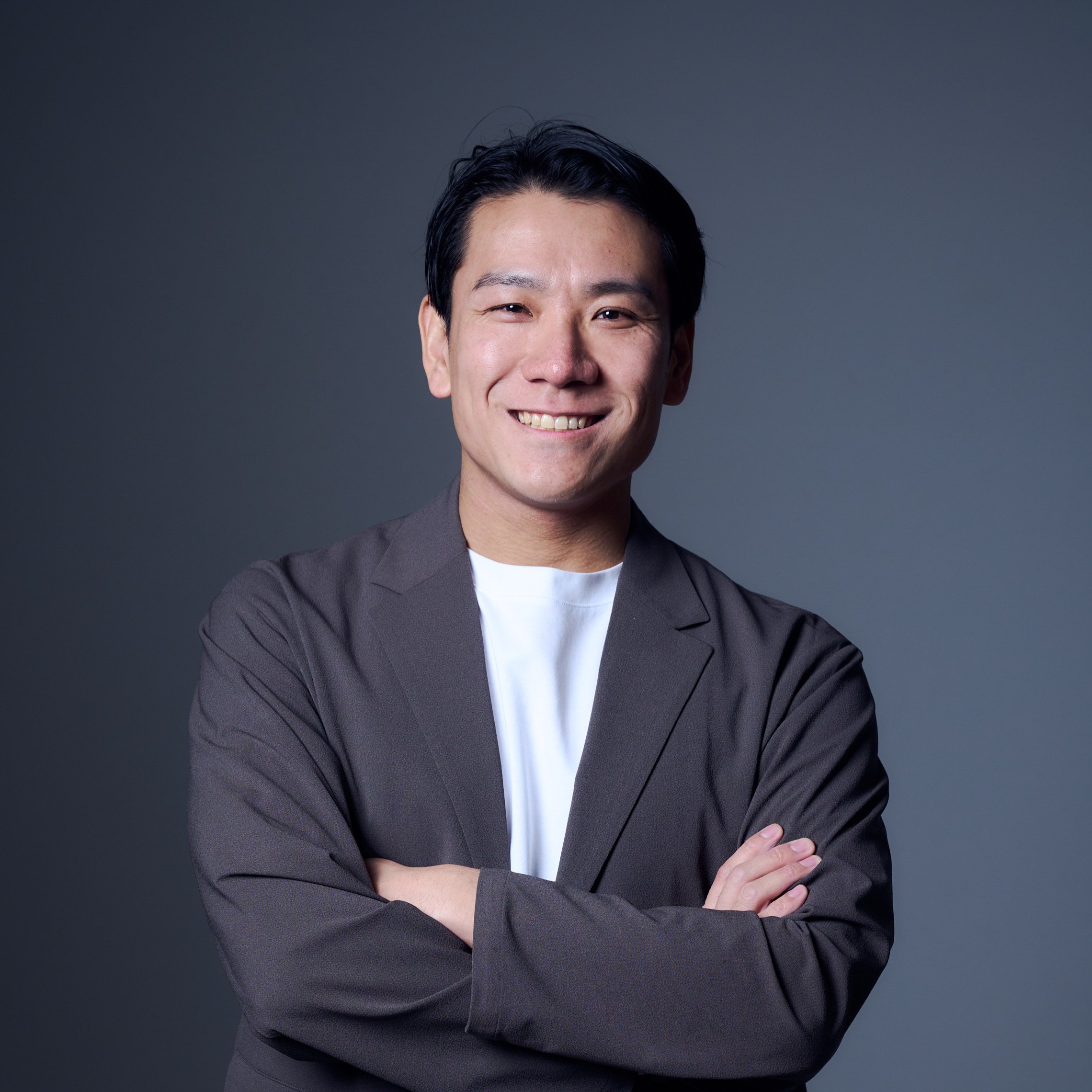 プロフィール写真_株式会社EVeM_山田修平様