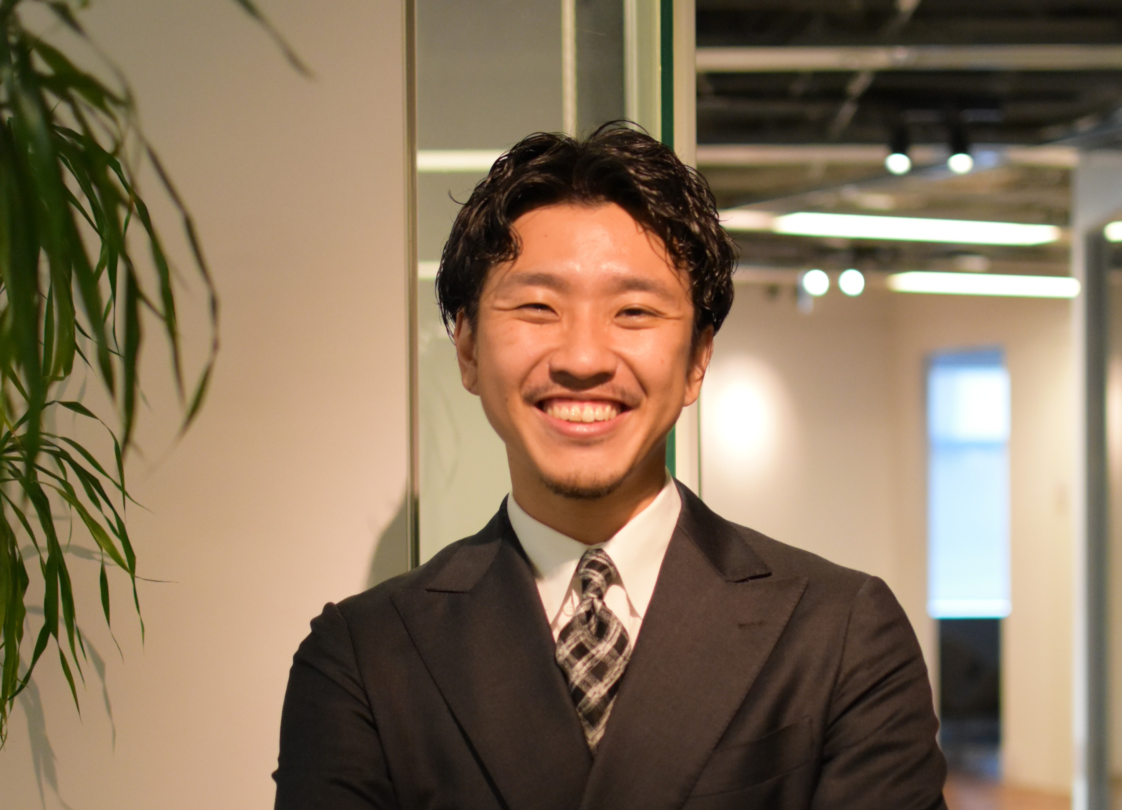 プロフィール写真_株式会社DONUTS 塩沢 伸遥様